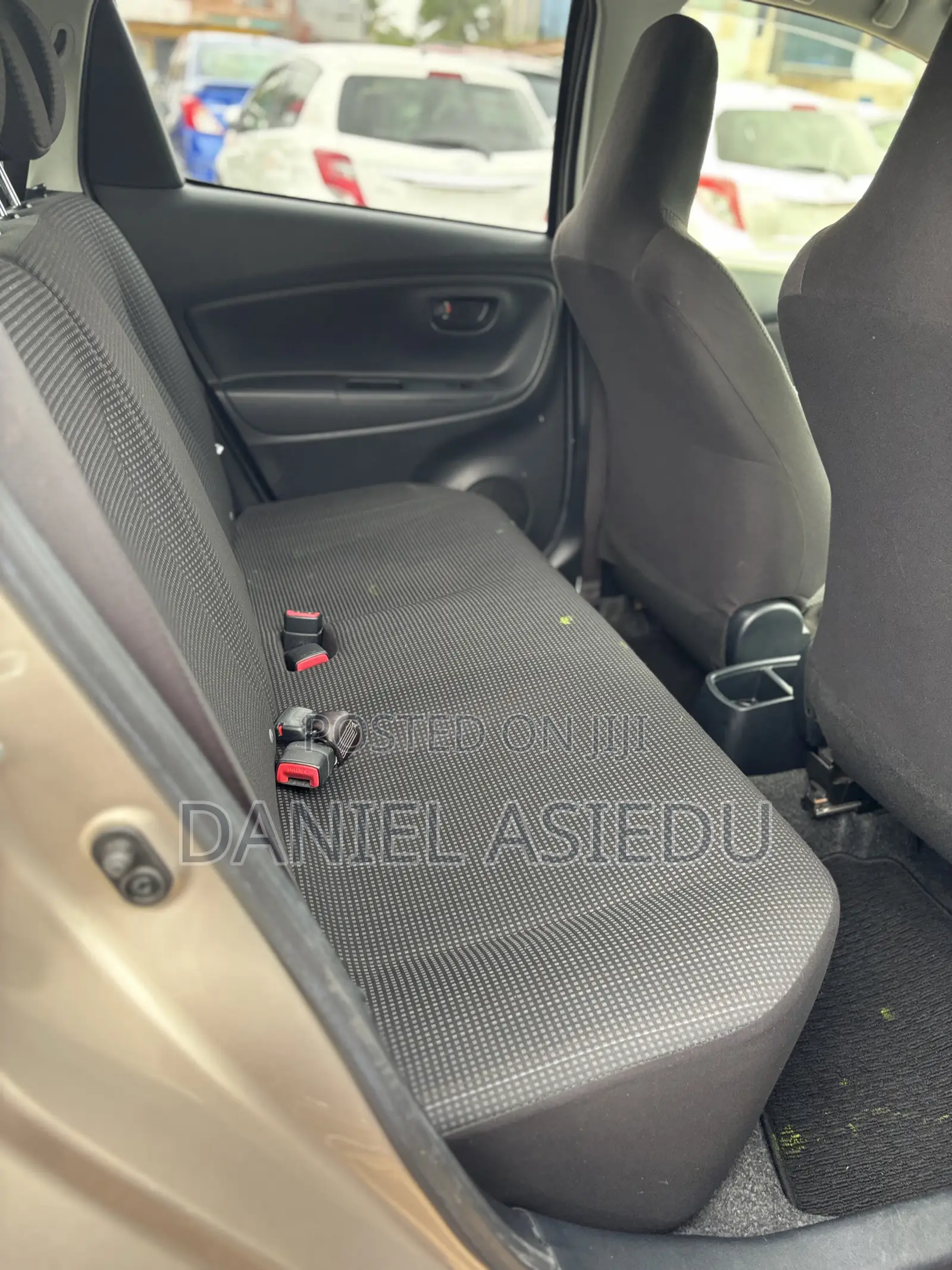 Toyota Vitz 1.3 AWD 3dr 2015 Gold