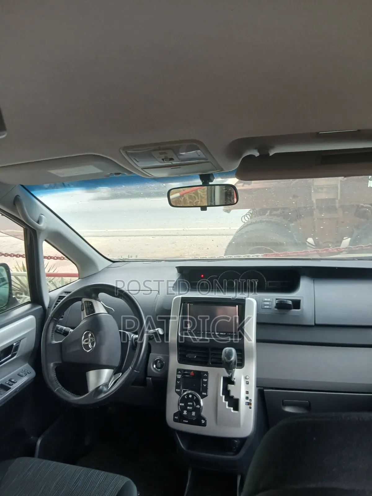 Toyota Voxy 2013 Black