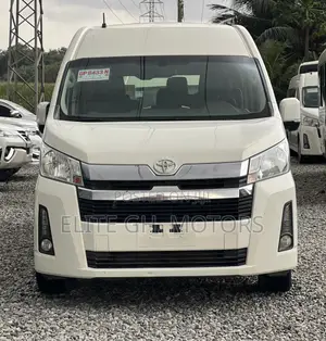 Toyota HiAce 2021 White