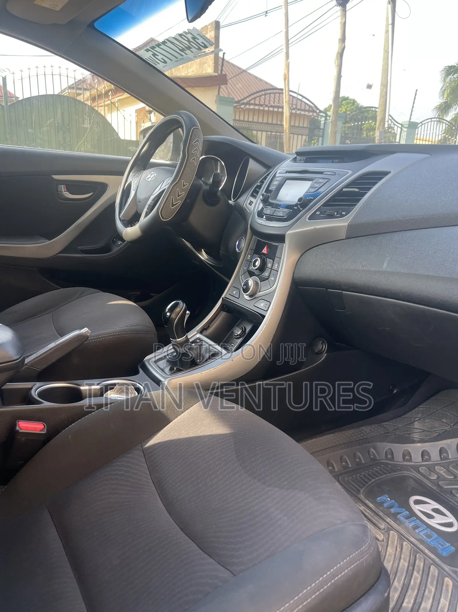 Hyundai Elantra 2016 Gold