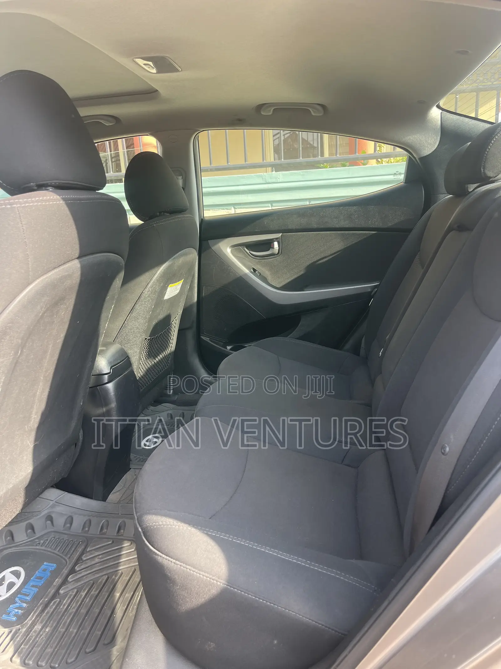 Hyundai Elantra 2016 Gold