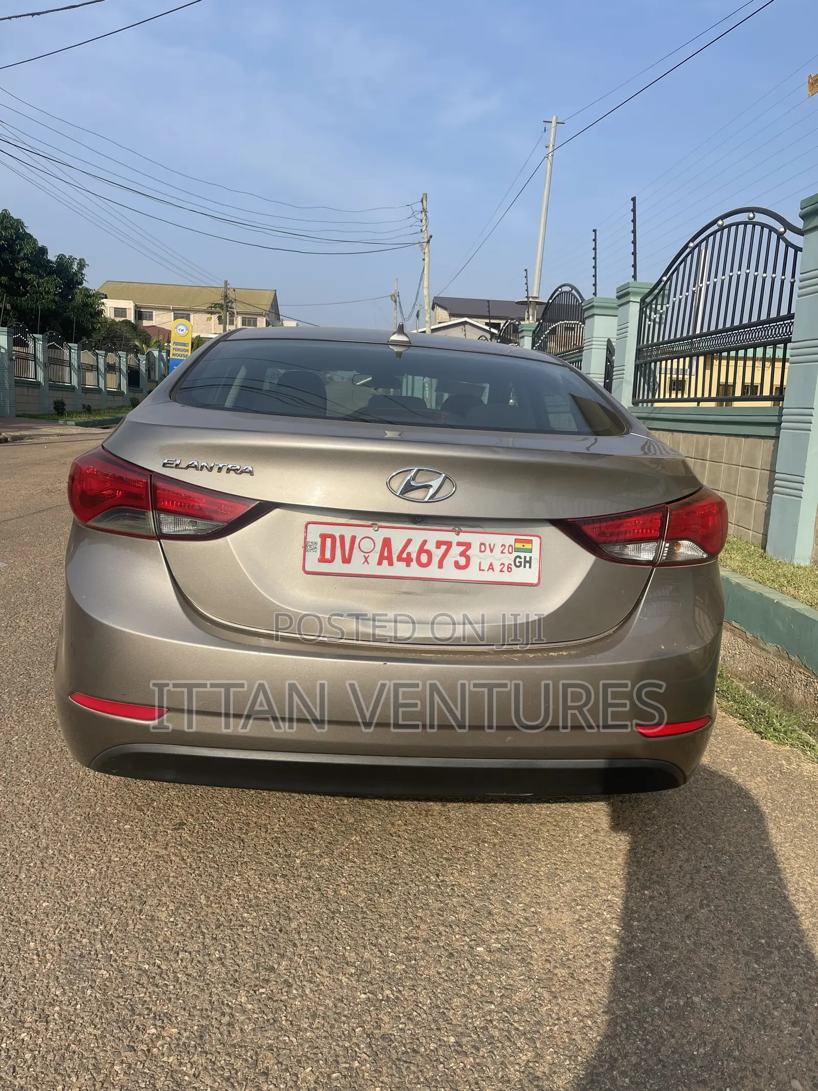 Hyundai Elantra 2016 Gold