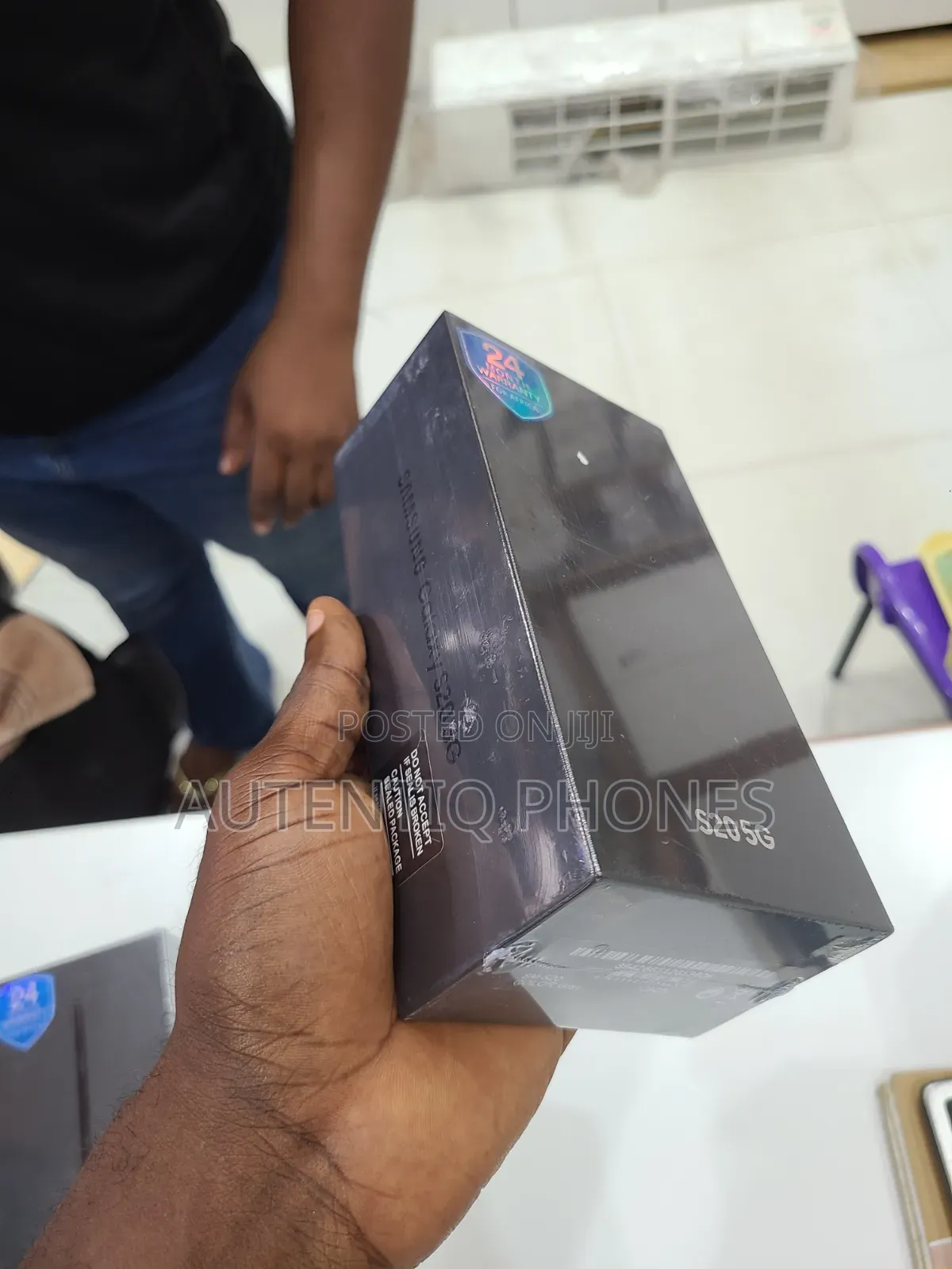 New Samsung Galaxy S20 128 GB Black