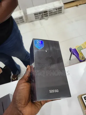 New Samsung Galaxy S20 128 GB Black