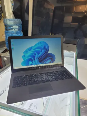 Laptop HP 15-dy1031wm 8GB Intel Core i7 SSD 256GB