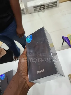 New Samsung Galaxy S20 128 GB Gray