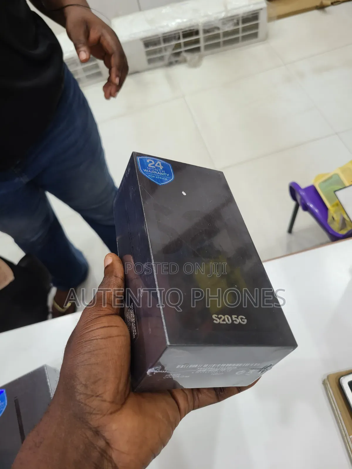 New Samsung Galaxy S20 128 GB Gray
