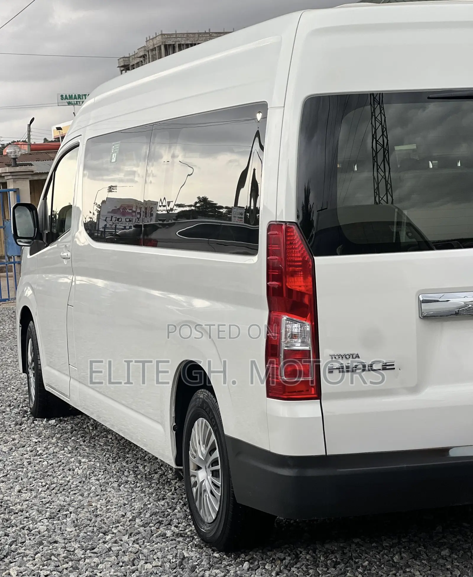 Toyota HiAce 2021 White