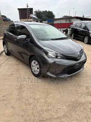 Toyota Vitz 1.3 AWD 3dr 2015 Gray