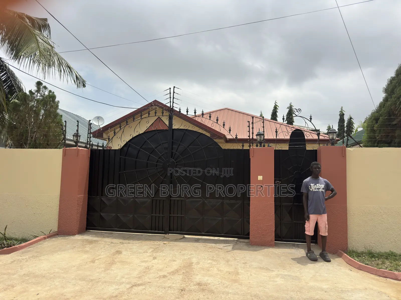3bdrm House in Green, East Legon for rent
