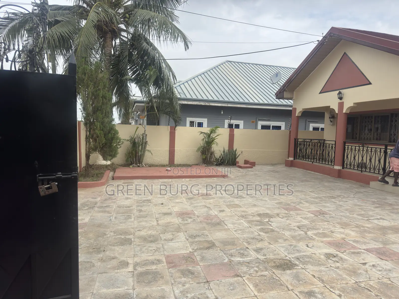 3bdrm House in Green, East Legon for rent