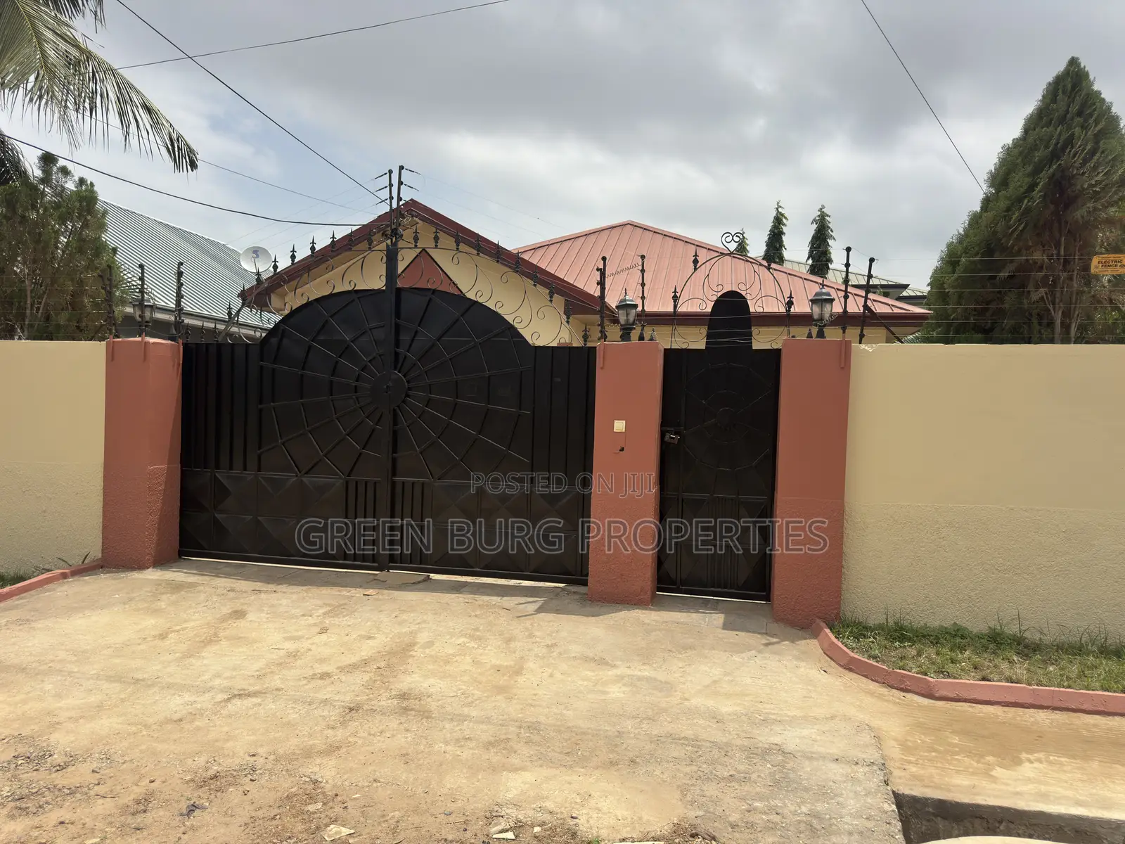 3bdrm House in Green, East Legon for rent