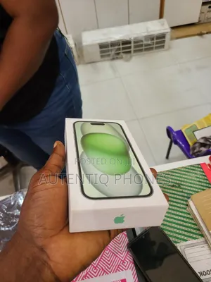 New Apple iPhone 15 128 GB Green