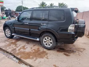 Mitsubishi Pajero 2015 Black