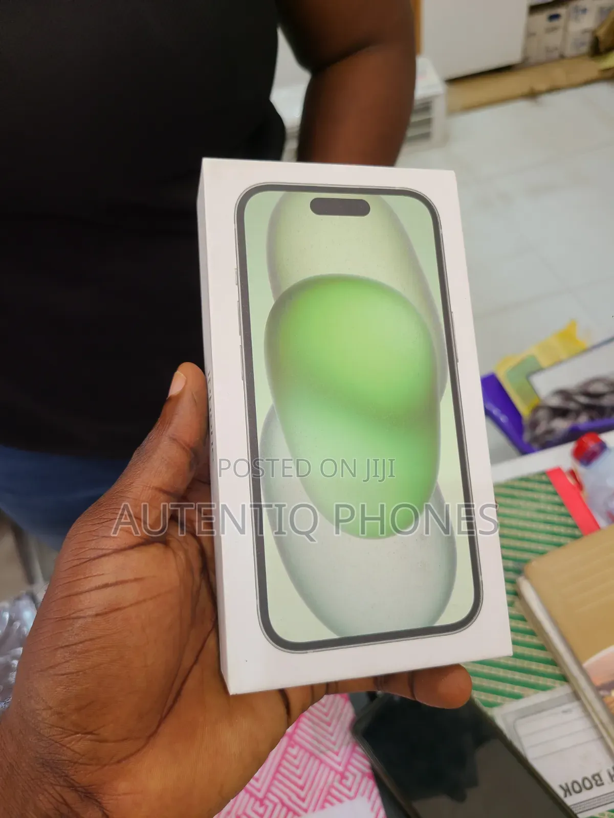 New Apple iPhone 15 256 GB Green