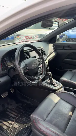 Hyundai Elantra Sport 2018 White