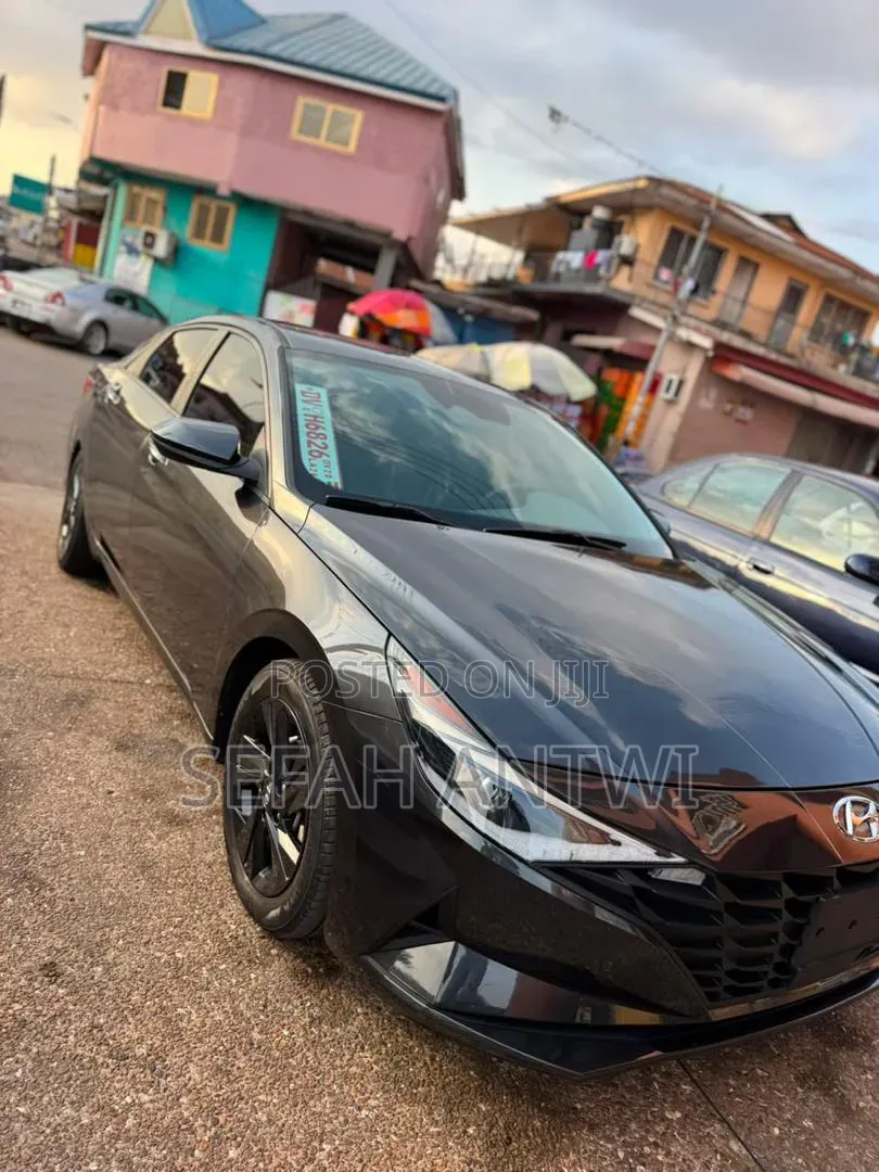 Hyundai Elantra 2022 Black