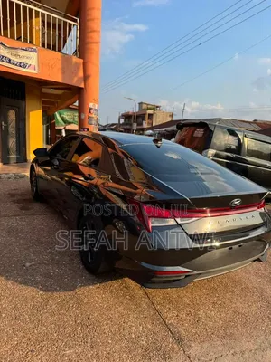 Hyundai Elantra 2022 Black