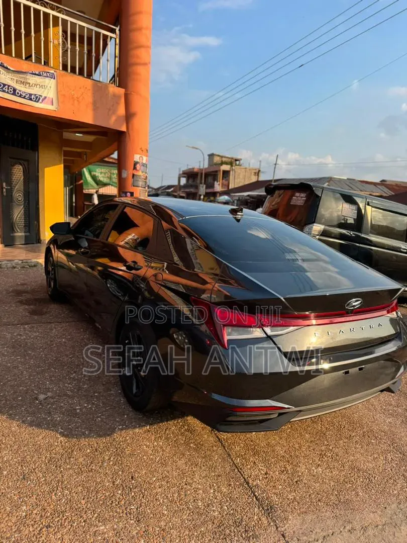 Hyundai Elantra 2022 Black