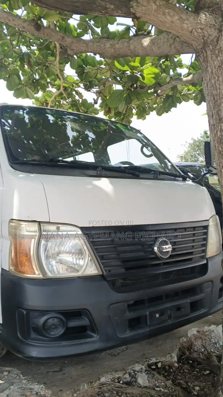 Nissan Caravan (Urvan) 2010 White