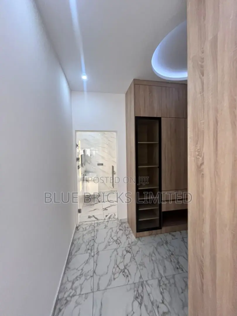 4bdrm House in Ashaley Botwe, School Junction for rent