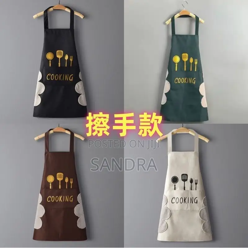 Kitchen Apron With Built-in Hand-Wiping Towels