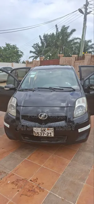Toyota Vitz 2010 Black