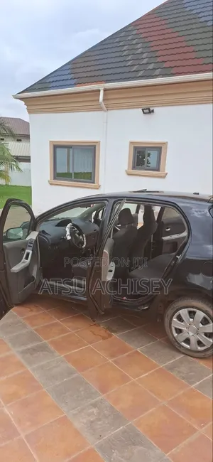 Toyota Vitz 2010 Black