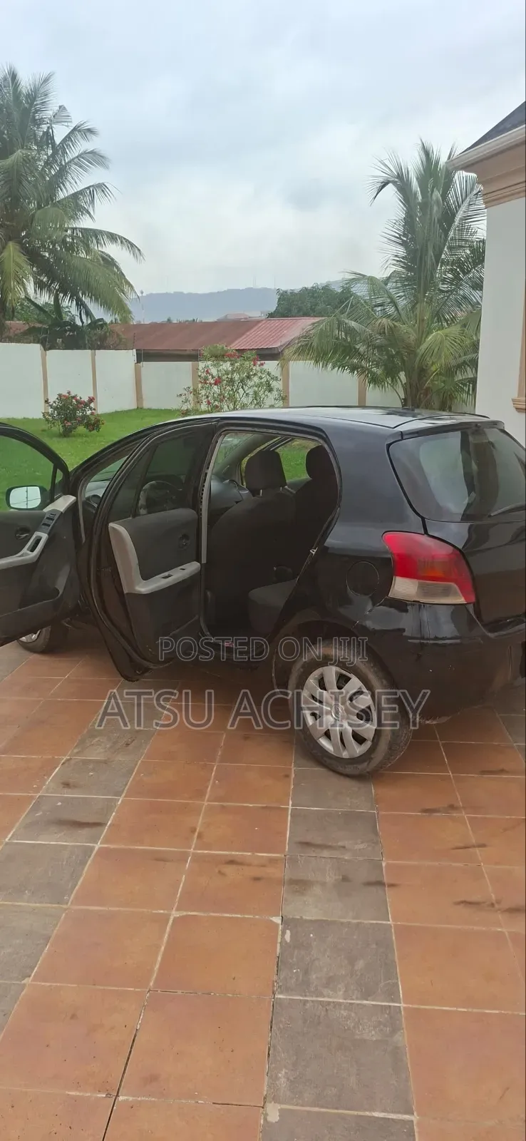 Toyota Vitz 2010 Black
