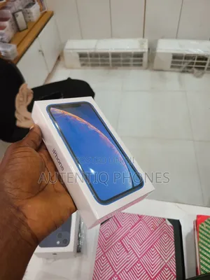 New Apple iPhone XR 128 GB Blue