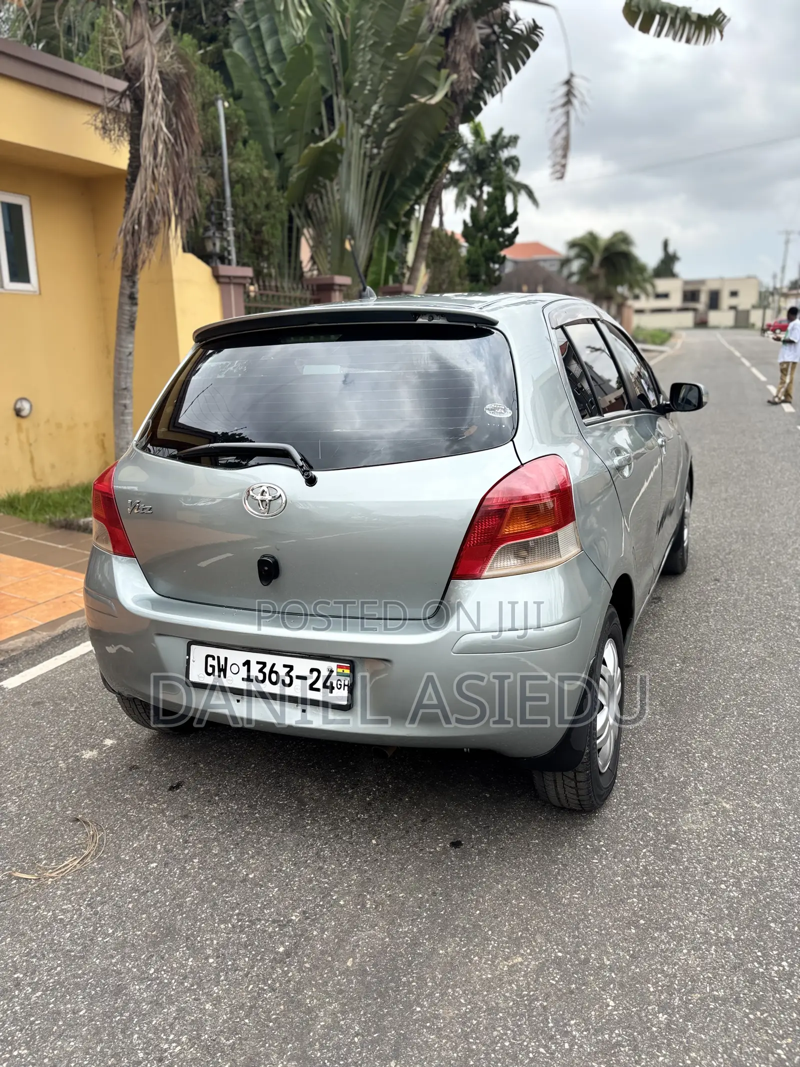 Toyota Vitz 1.3 AWD 3dr 2010 Gray
