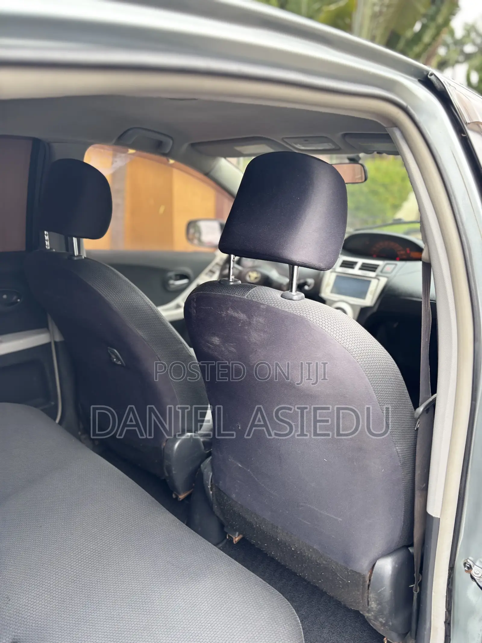Toyota Vitz 1.3 AWD 3dr 2010 Gray