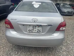 Toyota Belta 2010 Silver