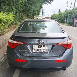 Toyota Corolla 2016 Gray