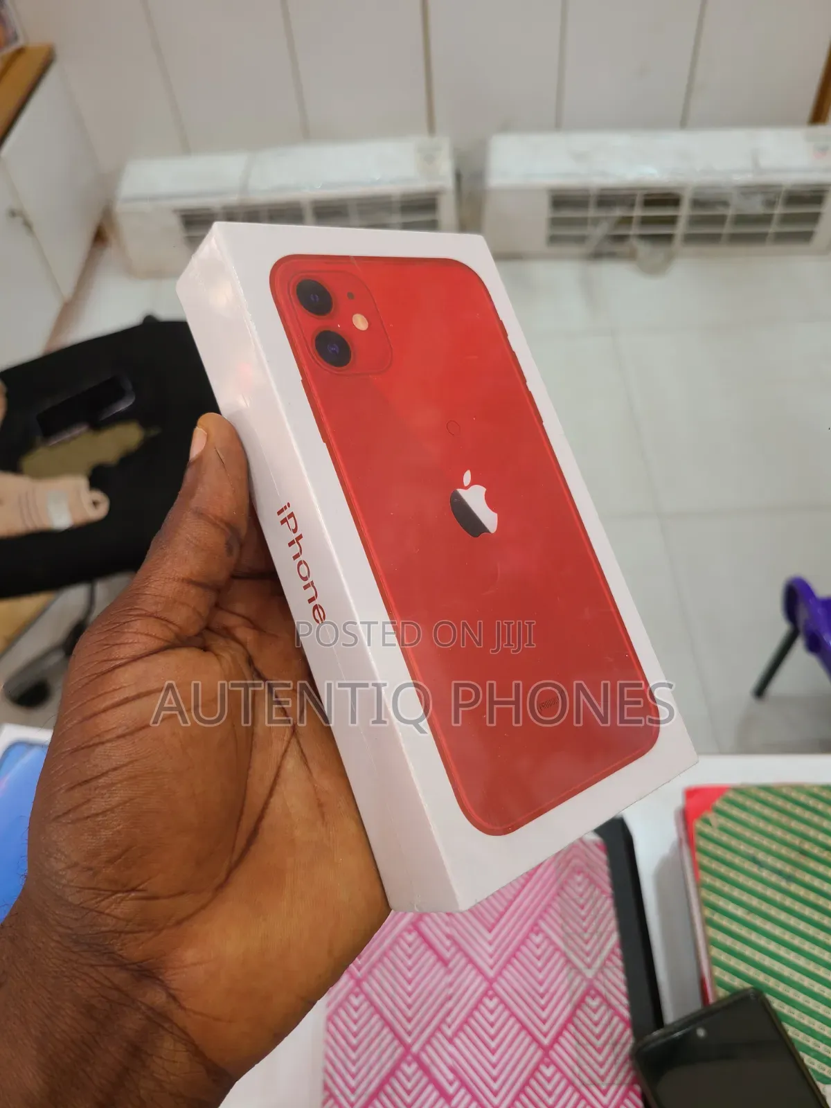 New Apple iPhone 11 128 GB Red