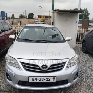 Toyota Corolla 2012 Silver