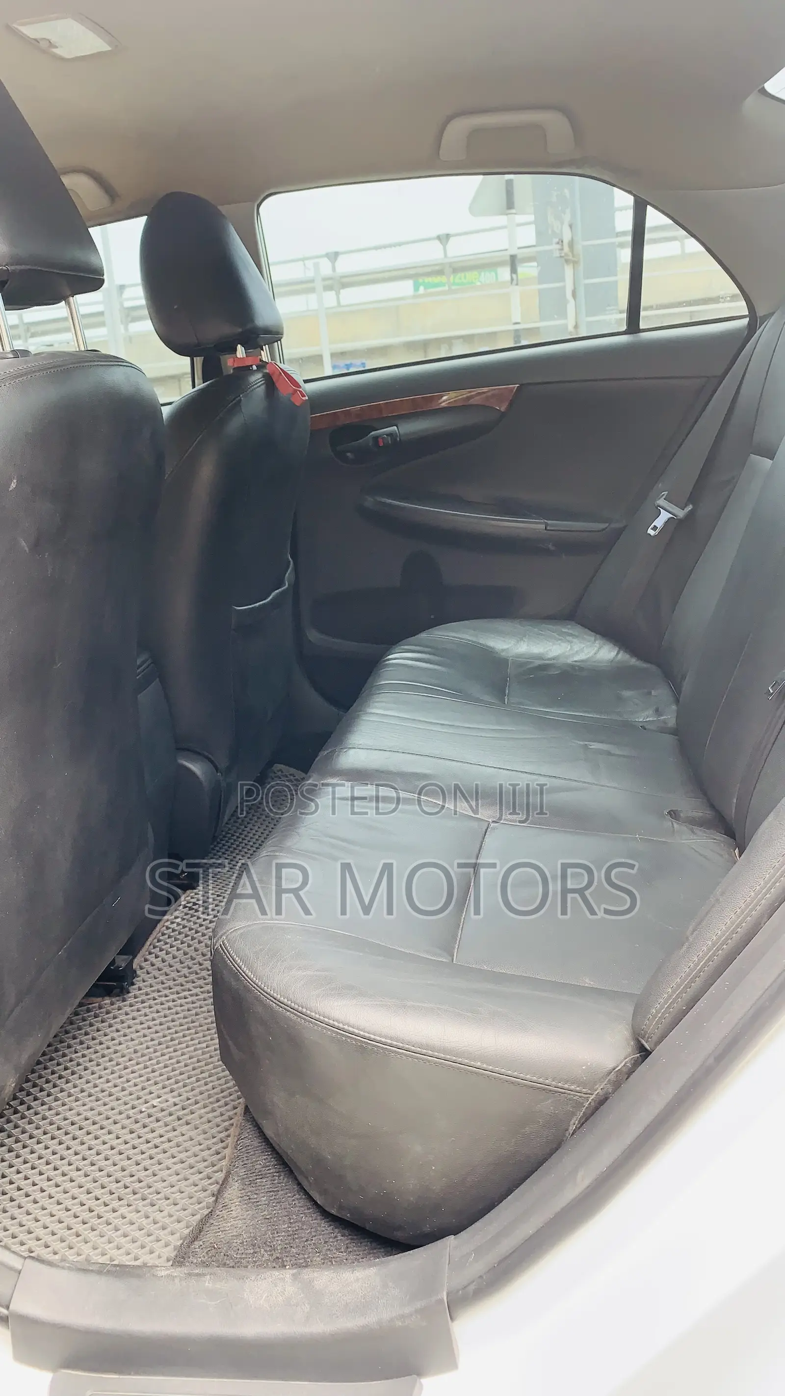 Toyota Corolla Altis 2010 White