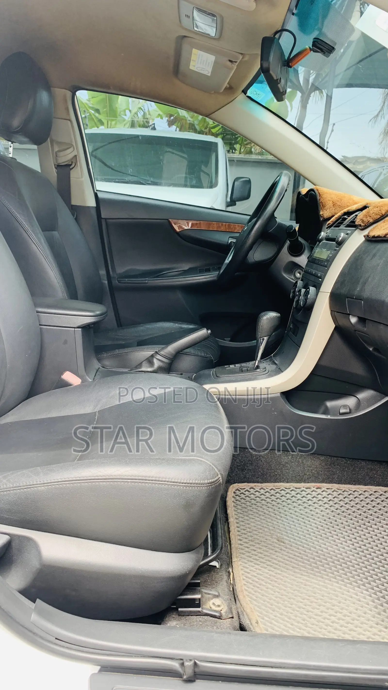 Toyota Corolla Altis 2010 White