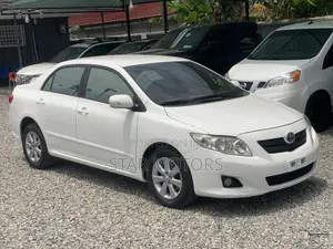 Toyota Corolla Altis 2010 White