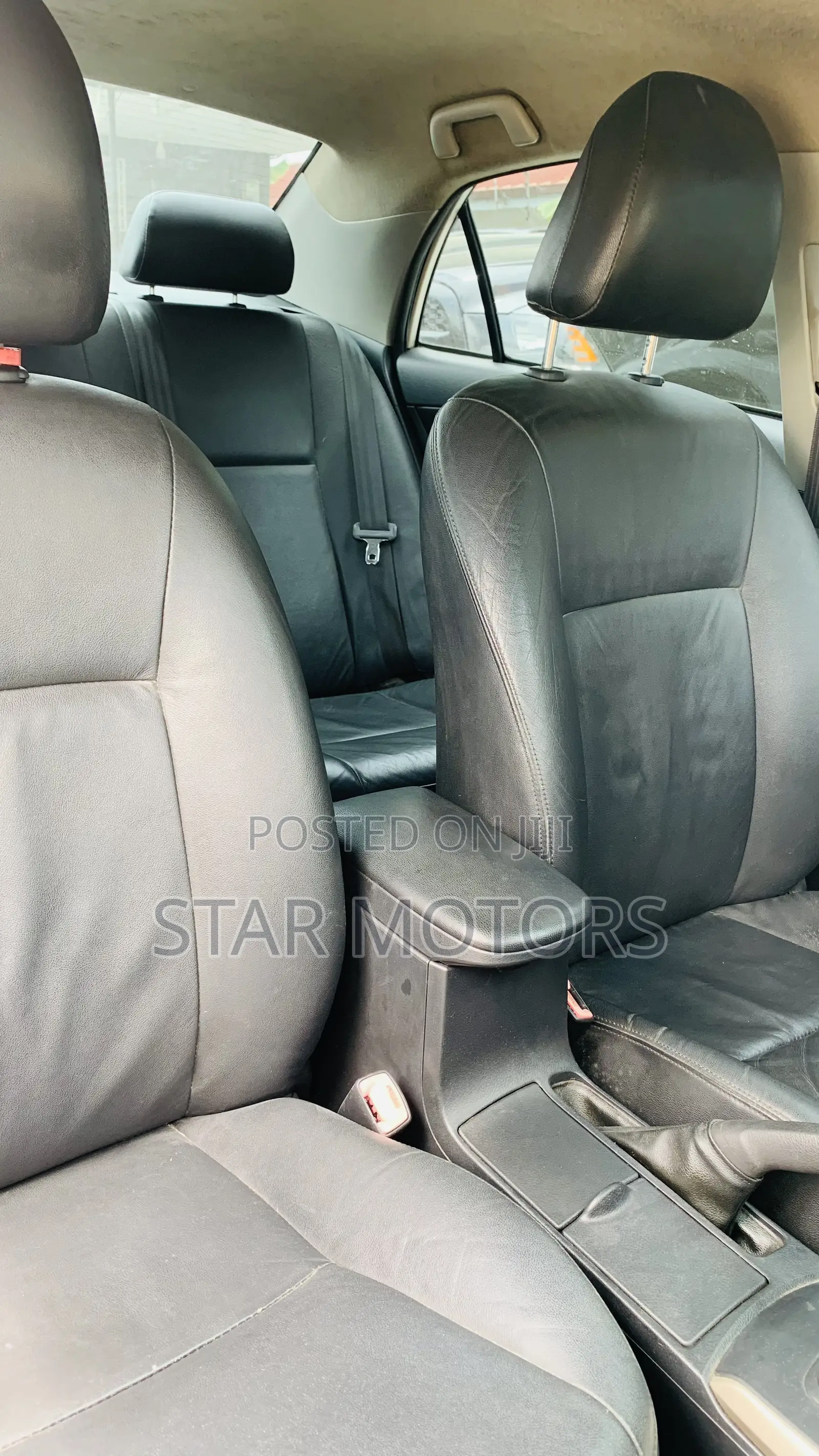 Toyota Corolla Altis 2010 White