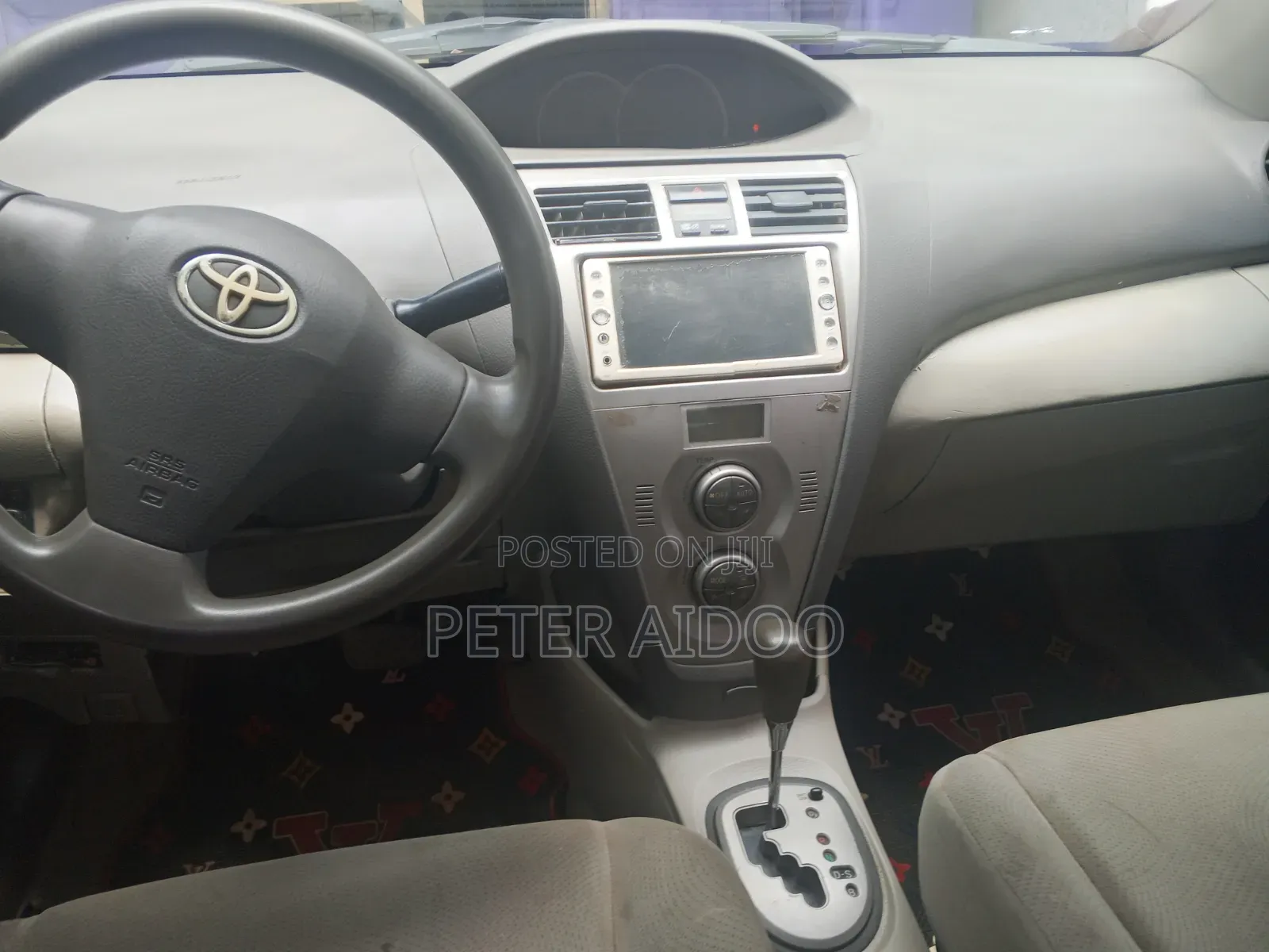 Toyota Belta 2010 Silver