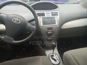 Toyota Belta 2010 Silver