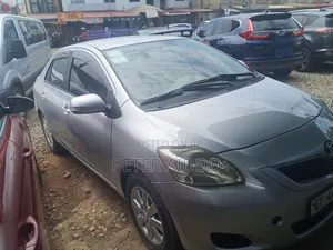 Toyota Belta 2010 Silver