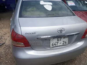 Toyota Belta 2010 Silver