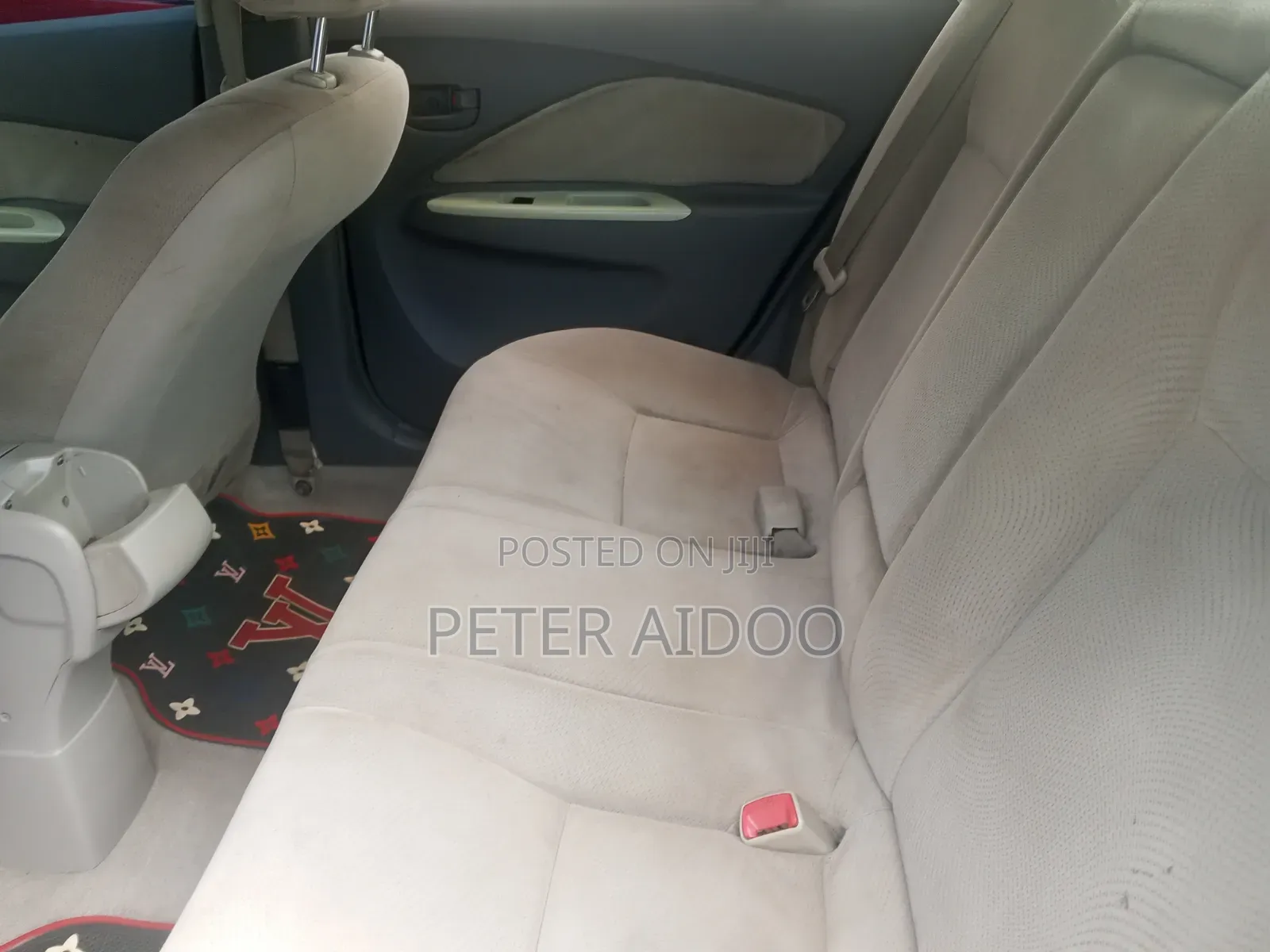 Toyota Belta 2010 Silver
