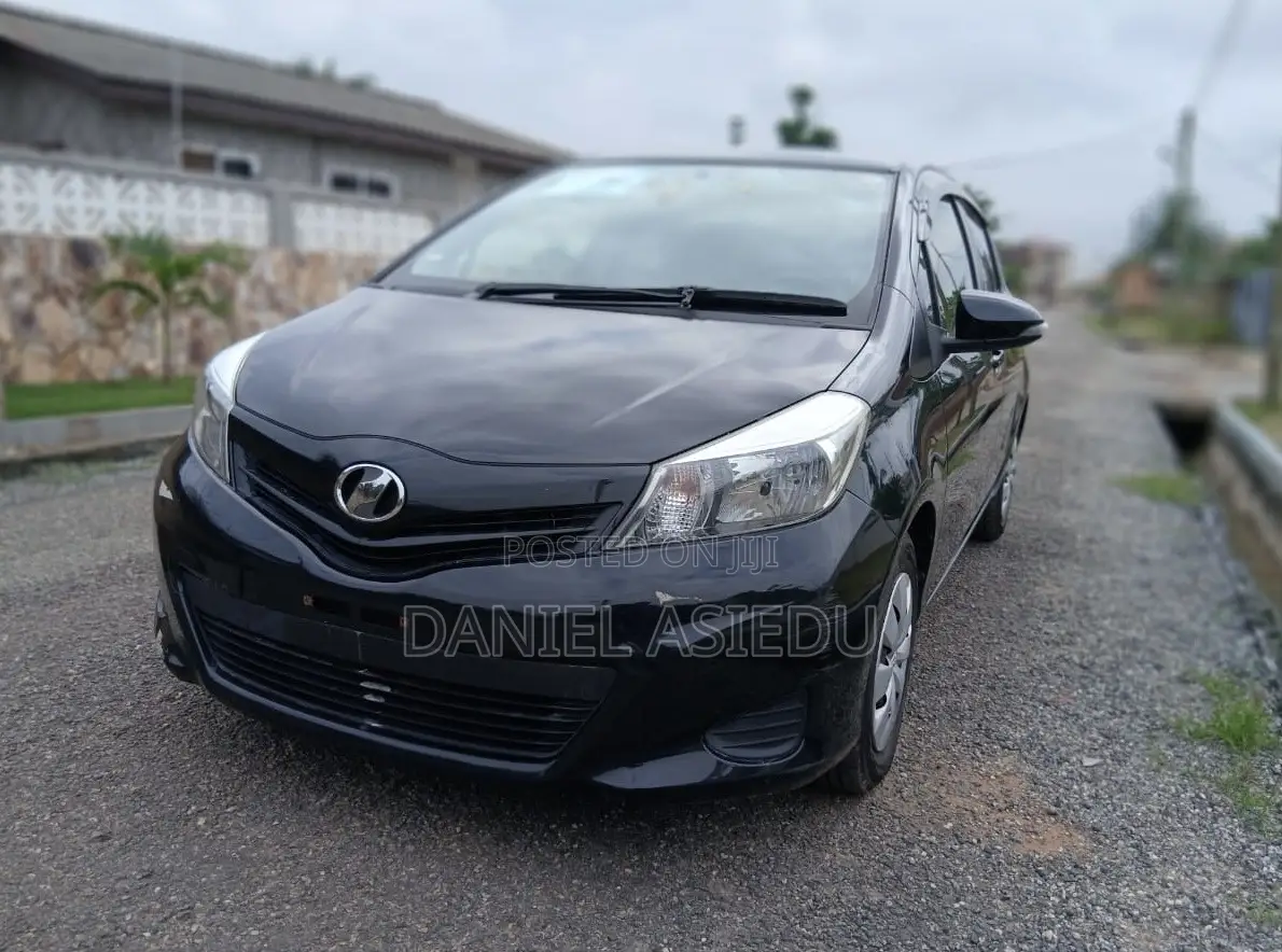 Toyota Vitz 1.3 AWD 3dr 2014 Black
