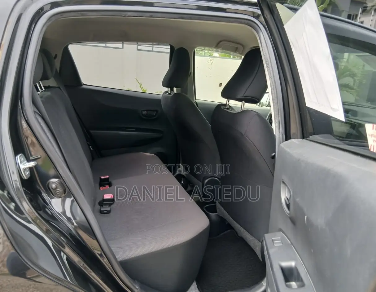Toyota Vitz 1.3 AWD 3dr 2014 Black