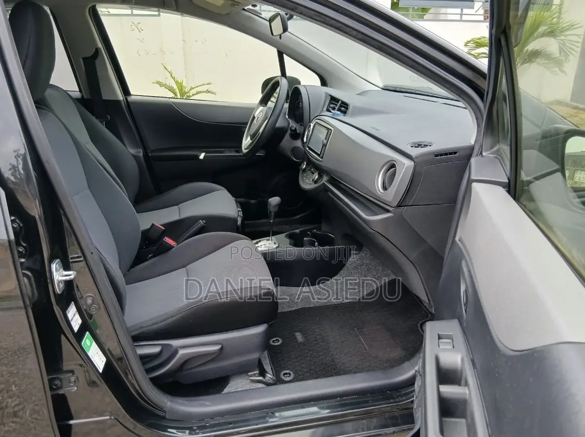 Toyota Vitz 1.3 AWD 3dr 2014 Black