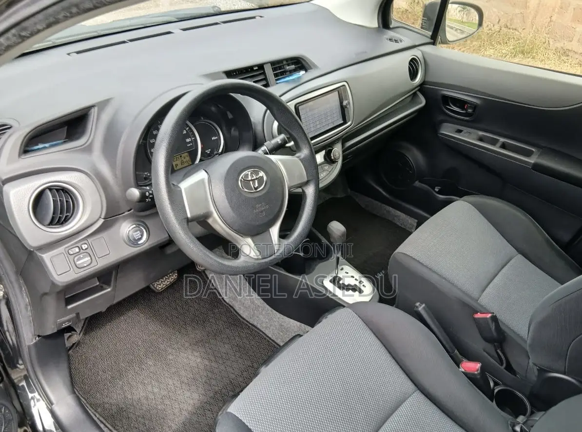 Toyota Vitz 1.3 AWD 3dr 2014 Black