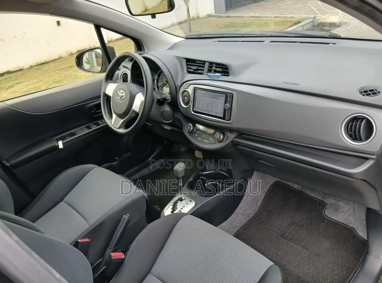 Toyota Vitz 1.3 AWD 3dr 2014 Black